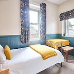Vakantiehuis Host & - The Beeches *