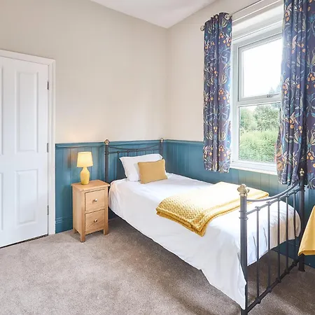 Host & - The Beeches