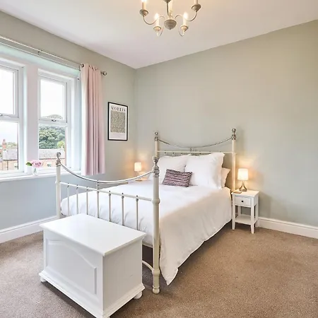 Holiday home Host & - The Beeches *